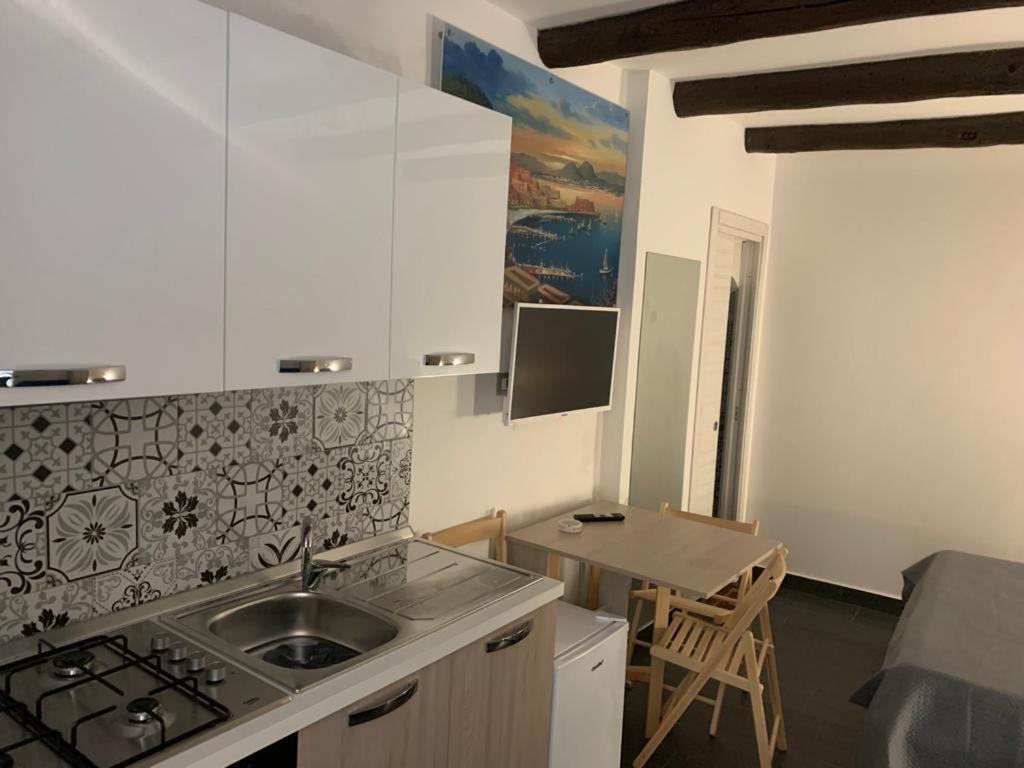 Viky House Chiaia Apartment Napoli Ngoại thất bức ảnh
