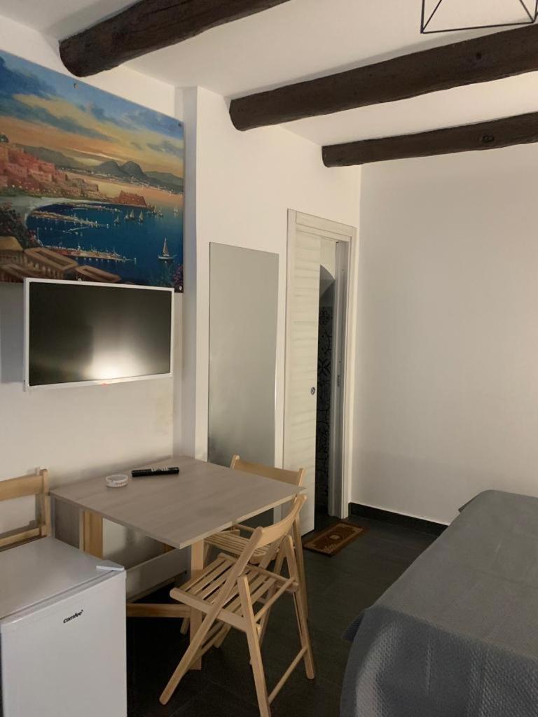 Viky House Chiaia Apartment Napoli Ngoại thất bức ảnh